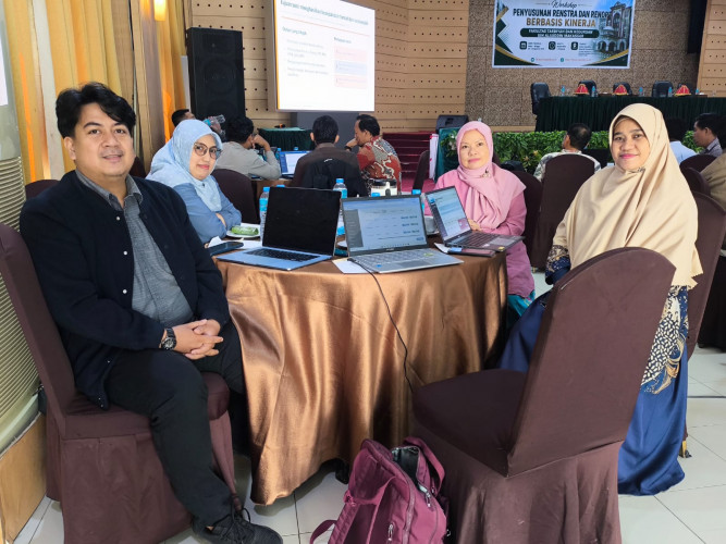 Pimpinan dan GPM Prodi PBI FTK UIN Alauddin Makassar Ikuti Penyusunan Renstra dan Renop Berbasis Kinerja 